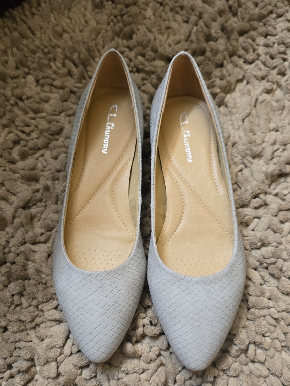 New CL Laundry Women's Size 9.5 Light Gray Pointed Toe Woven Wedge Shoes
